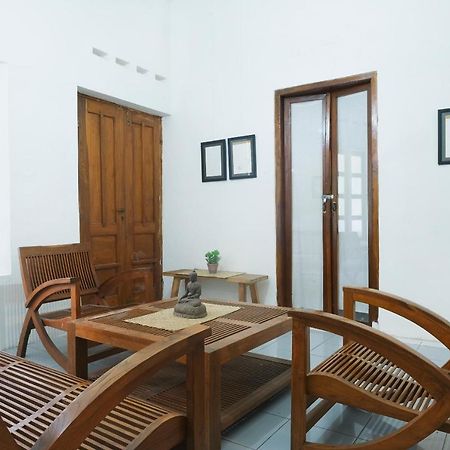 Hotel Oyo 287 Rumah Eyang Near Rsud Kota Jogyakarta Zewnętrze zdjęcie