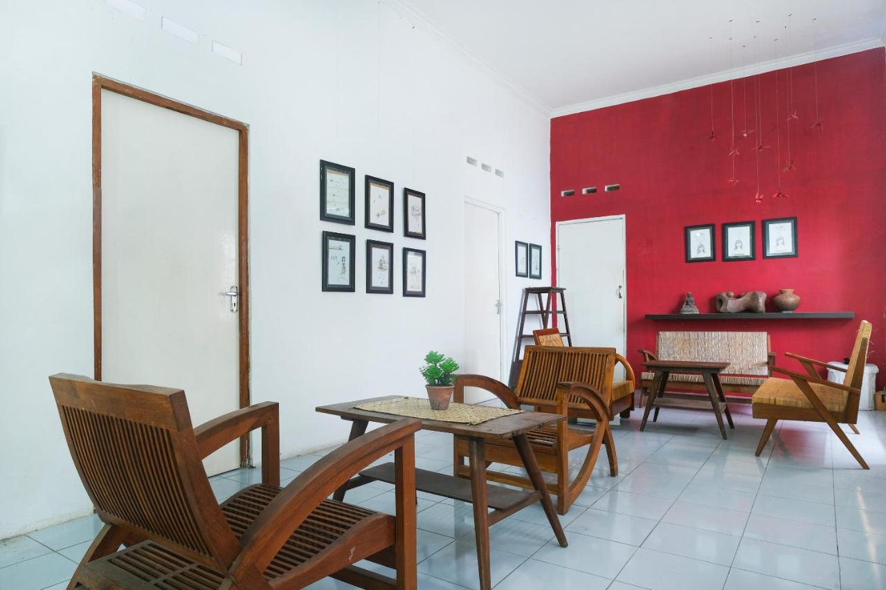Hotel Oyo 287 Rumah Eyang Near Rsud Kota Jogyakarta Zewnętrze zdjęcie