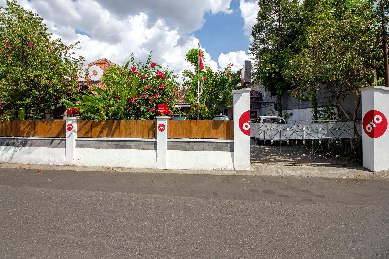 Hotel Oyo 287 Rumah Eyang Near Rsud Kota Jogyakarta Zewnętrze zdjęcie